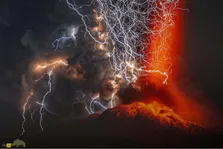 (ویدئو) تنها فیلم موجود از درون یک آتشفشان هنگام فوران!