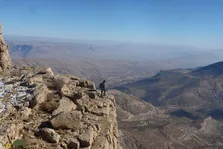گورستان کولی سیروان؛ قبرستانی پر رمز و راز و ترسناک در ایلام که هر غروب صدای گریه از آن به گوش می‌رسد