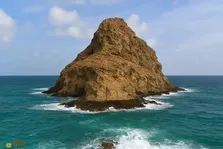 جزیره شیطان؛ ترسناک‌ترین و تنها جزیره ایران در دریای عمان که شب‌ها قایق‌ها را غرق می‌کند و در دل دریا ناپدید می‌شود
