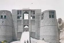 بزرگترین گنج تاریخ در زیر قلعه نهاوند؛ ناصرالدین شاه قاجار در جستجوی بزرگترین گنج تاریخ این قلعه را ویران کرد!