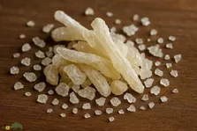 کتیرا چیست، چه خواصی دارد و چرا به عنوان ژل مو از آن استفاده می‌شد؟